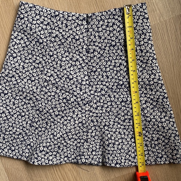 $9 CLEARANCE - Floral Skirt - Picture 8 of 8